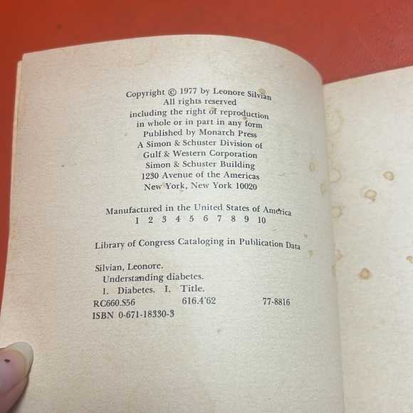 Vintage 1977 Understanding Diabetes paperback book by Leonore Silvian - Picture 3 of 6